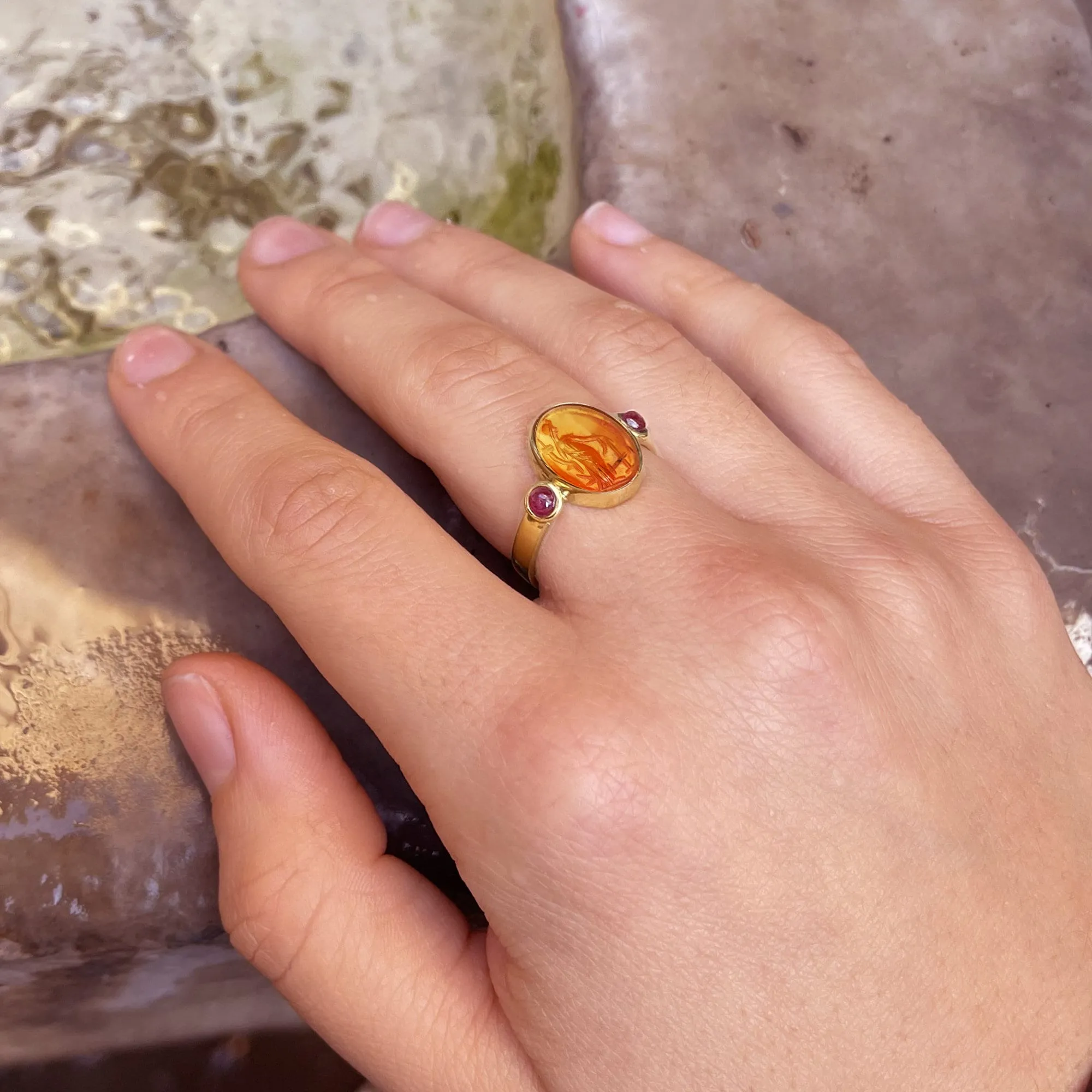 Authentic Roman Carnelian Intaglio 18Kt Gold Ring with Rubies depicting Fortuna Tyche