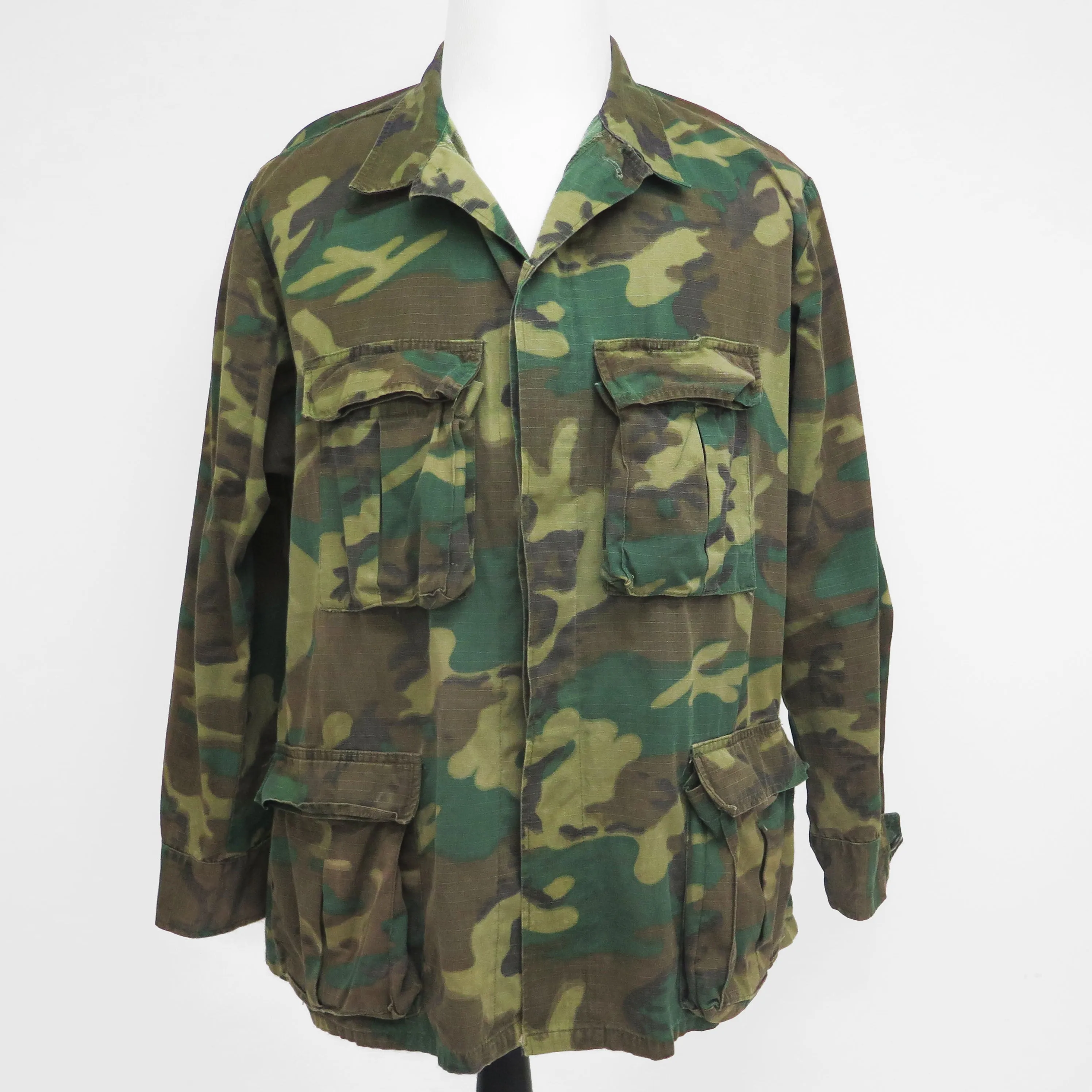 US ARMY HOT WEATHER JACKET CAMO RIP STOP 1977 SIZE LARGE SHORT