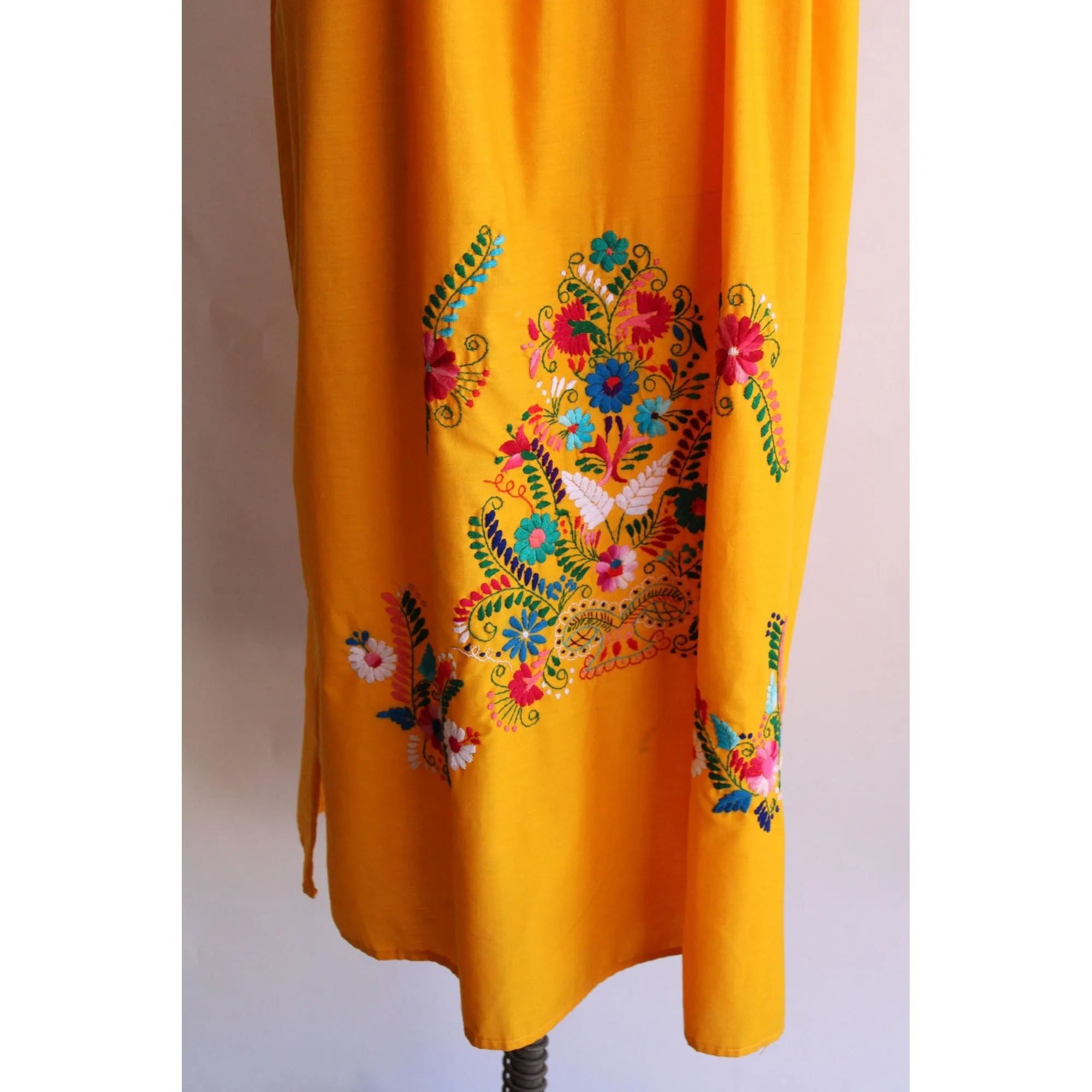 Vintage 1970s 1980s Yellow-Orange Mexican Embroidered Dress