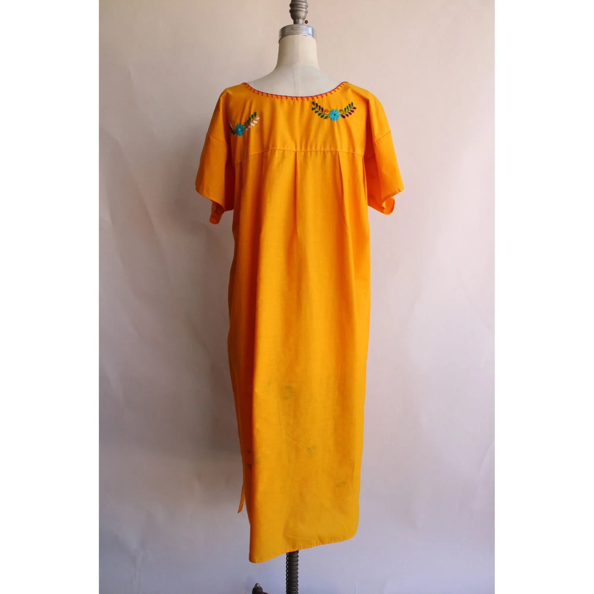 Vintage 1970s 1980s Yellow-Orange Mexican Embroidered Dress